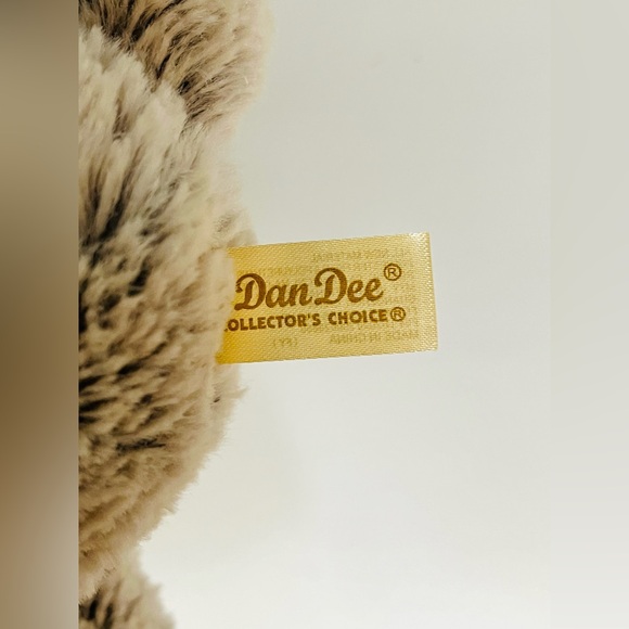 DAN DEE SUPER PLUSH BUNNY—JUST BEAUTIFUL AND PERFECT CONDITION—GREAT GIFT 🐰 - Picture 4 of 8